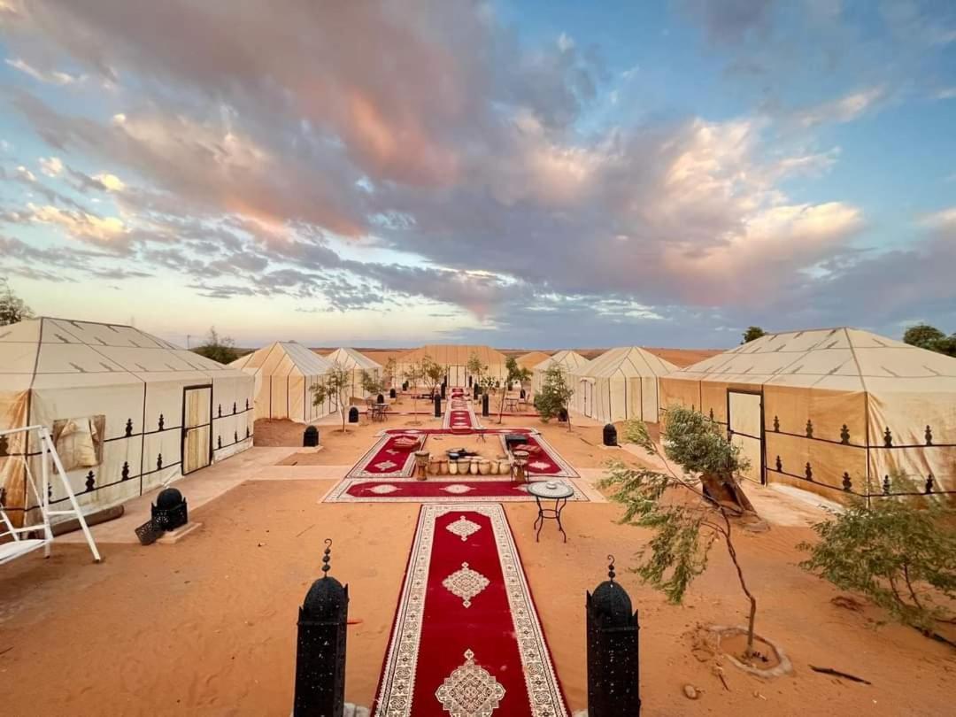 Family Luxury Glamping Hotel Merzouga Exterior photo
